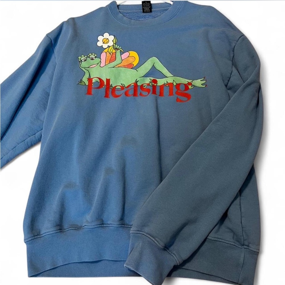 Pleasing sweatshirt